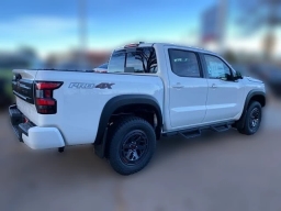Nissan Frontier PRO-4X Crew Cab 4x4 2026