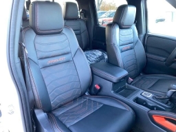 Nissan Frontier PRO-4X Crew Cab 4x4 2026