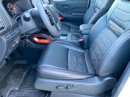 Nissan Frontier PRO-4X Crew Cab 4x4 2026