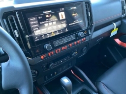 Nissan Frontier PRO-4X Crew Cab 4x4 2026