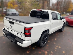 Nissan Frontier SV Crew Cab 4x4 2026