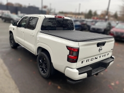 Nissan Frontier SV Crew Cab 4x4 2026