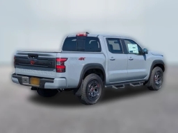 Nissan Frontier PRO-4X Crew Cab 4x4 2026