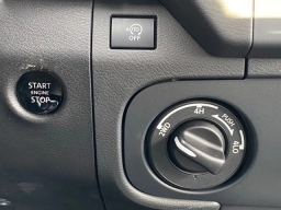 Nissan Frontier S Crew Cab 4x4 2026