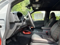 Nissan Frontier PRO-4X Crew Cab 4x4 2026
