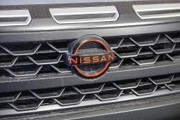 Nissan Frontier PRO-4X Crew Cab 4x4 2025