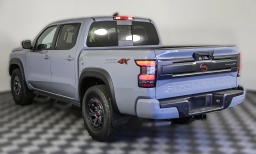 Nissan Frontier PRO-4X Crew Cab 4x4 2025