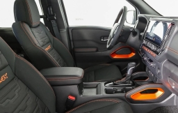 Nissan Frontier PRO-4X Crew Cab 4x4 2025