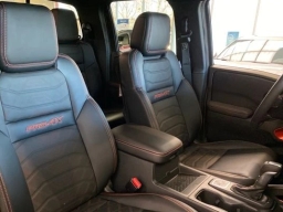 Nissan Frontier PRO-4X Crew Cab 4x4 2026