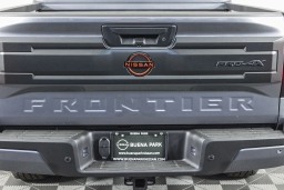 Nissan Frontier PRO-4X Crew Cab 4x4 2026