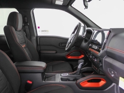 Nissan Frontier PRO-4X Crew Cab 4x4 2026