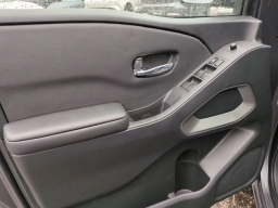 Nissan Frontier SV Crew Cab 4x4 2026