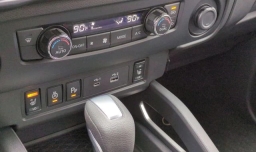 Nissan Frontier SV Crew Cab 4x4 2026