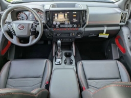 Nissan Frontier PRO-4X Crew Cab 4x4 2025