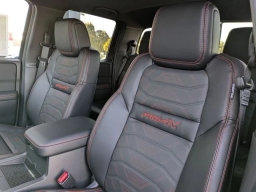 Nissan Frontier PRO-4X Crew Cab 4x4 2025