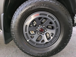 Nissan Frontier PRO-4X Crew Cab 4x4 2025