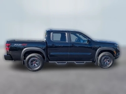 Nissan Frontier PRO-4X Crew Cab 4x4 2026