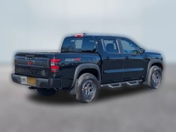 Nissan Frontier PRO-4X Crew Cab 4x4 2026