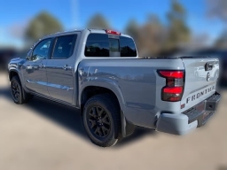 Nissan Frontier SV Crew Cab 4x4 2026