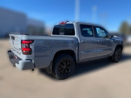 Nissan Frontier SV Crew Cab 4x4 2026
