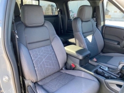 Nissan Frontier SV Crew Cab 4x4 2026