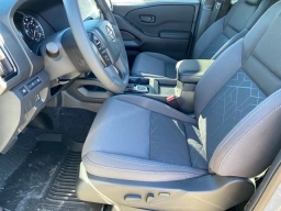Nissan Frontier SV Crew Cab 4x4 2026