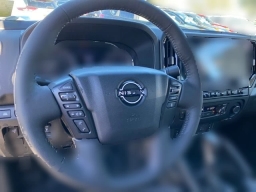 Nissan Frontier SV Crew Cab 4x4 2026