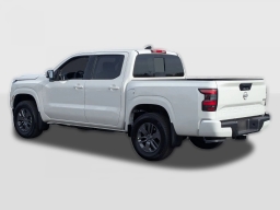 Nissan Frontier SV Crew Cab 4x4 2026