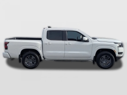 Nissan Frontier SV Crew Cab 4x4 2026