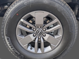 Nissan Frontier SV Crew Cab 4x4 2026