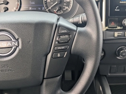 Nissan Frontier SV Crew Cab 4x4 2026