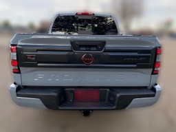 Nissan Frontier PRO-4X Crew Cab 4x4 2026