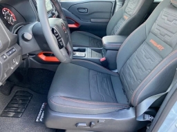 Nissan Frontier PRO-4X Crew Cab 4x4 2026