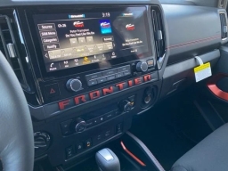 Nissan Frontier PRO-4X Crew Cab 4x4 2026