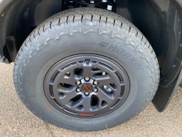 Nissan Frontier PRO-4X Crew Cab 4x4 2026