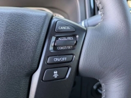 Nissan Frontier SV Crew Cab 4x4 2026