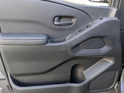 Nissan Frontier SV Crew Cab 4x4 2026