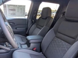 Nissan Frontier SV Crew Cab 4x4 2026