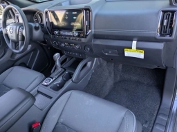 Nissan Frontier SV Crew Cab 4x4 2026