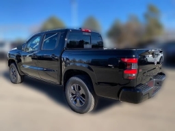 Nissan Frontier SV Crew Cab 4x4 2026