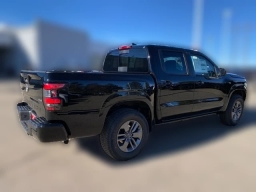 Nissan Frontier SV Crew Cab 4x4 2026