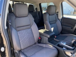 Nissan Frontier SV Crew Cab 4x4 2026
