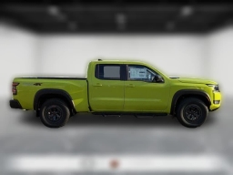 Nissan Frontier PRO-4X Crew Cab 4x4 Long Bed 2026