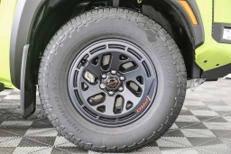 Nissan Frontier PRO-4X Crew Cab 4x4 Long Bed 2026