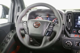 Nissan Frontier PRO-4X Crew Cab 4x4 Long Bed 2026