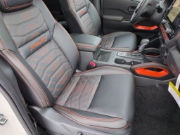 Nissan Frontier PRO-4X Crew Cab 4x4 Long Bed 2026