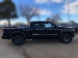 Nissan Frontier PRO-4X Crew Cab 4x4 Long Bed 2026