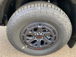 Nissan Frontier PRO-4X Crew Cab 4x4 Long Bed 2026