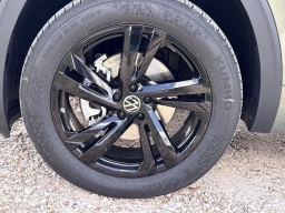 Volkswagen Atlas Cross Sport 2.0T SEL R-Line Black 4MOTION 2026