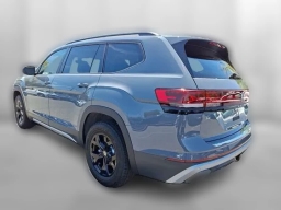 Volkswagen Atlas 2.0T Peak Edition 4MOTION 2026